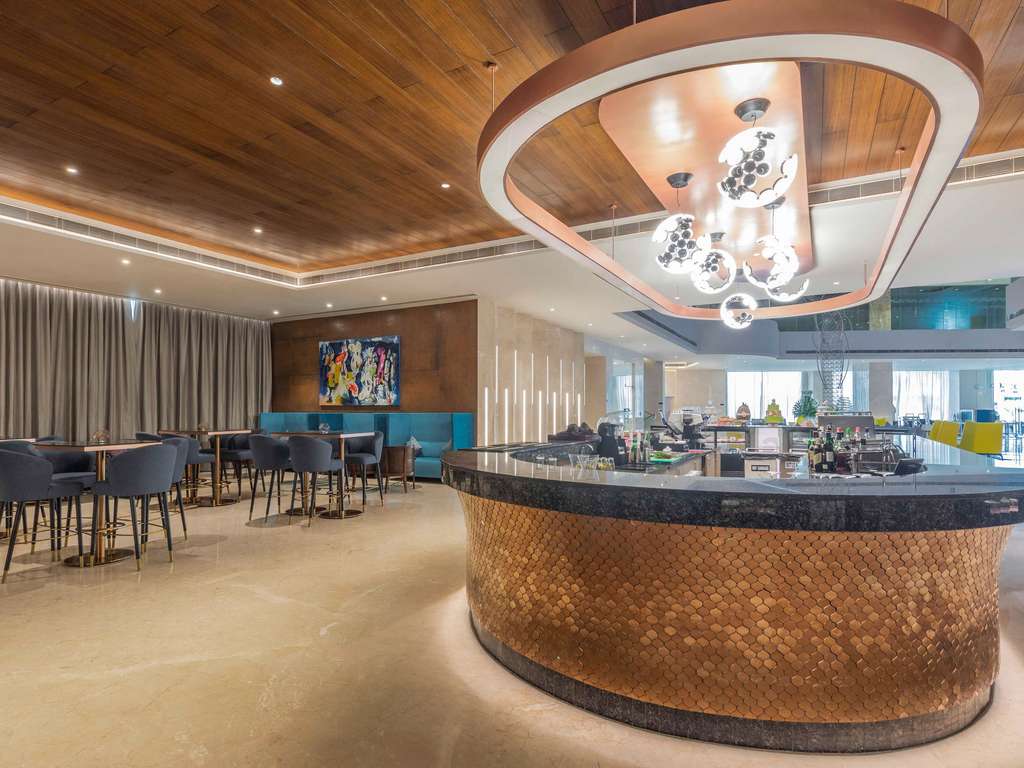 Wine bar and lounge