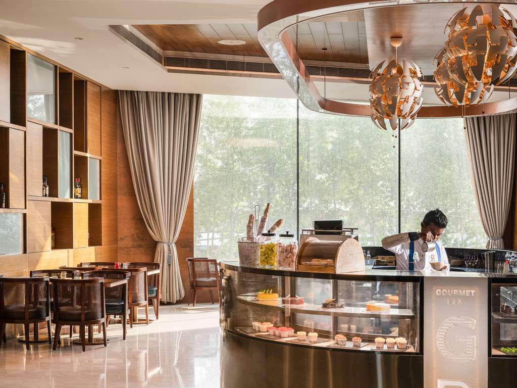 Wine bar and lounge